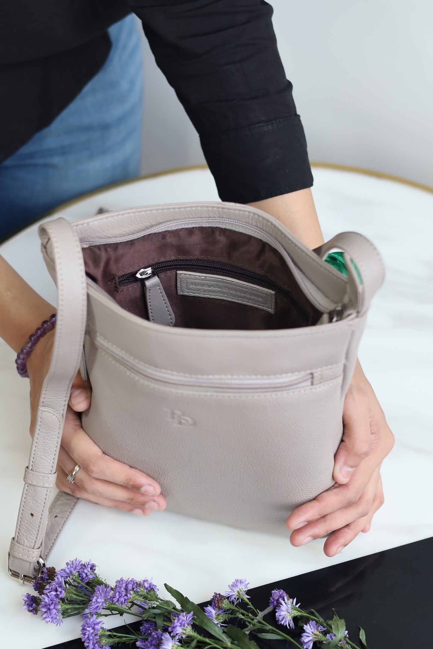 Effortless Essentials Off-white Cross body bag