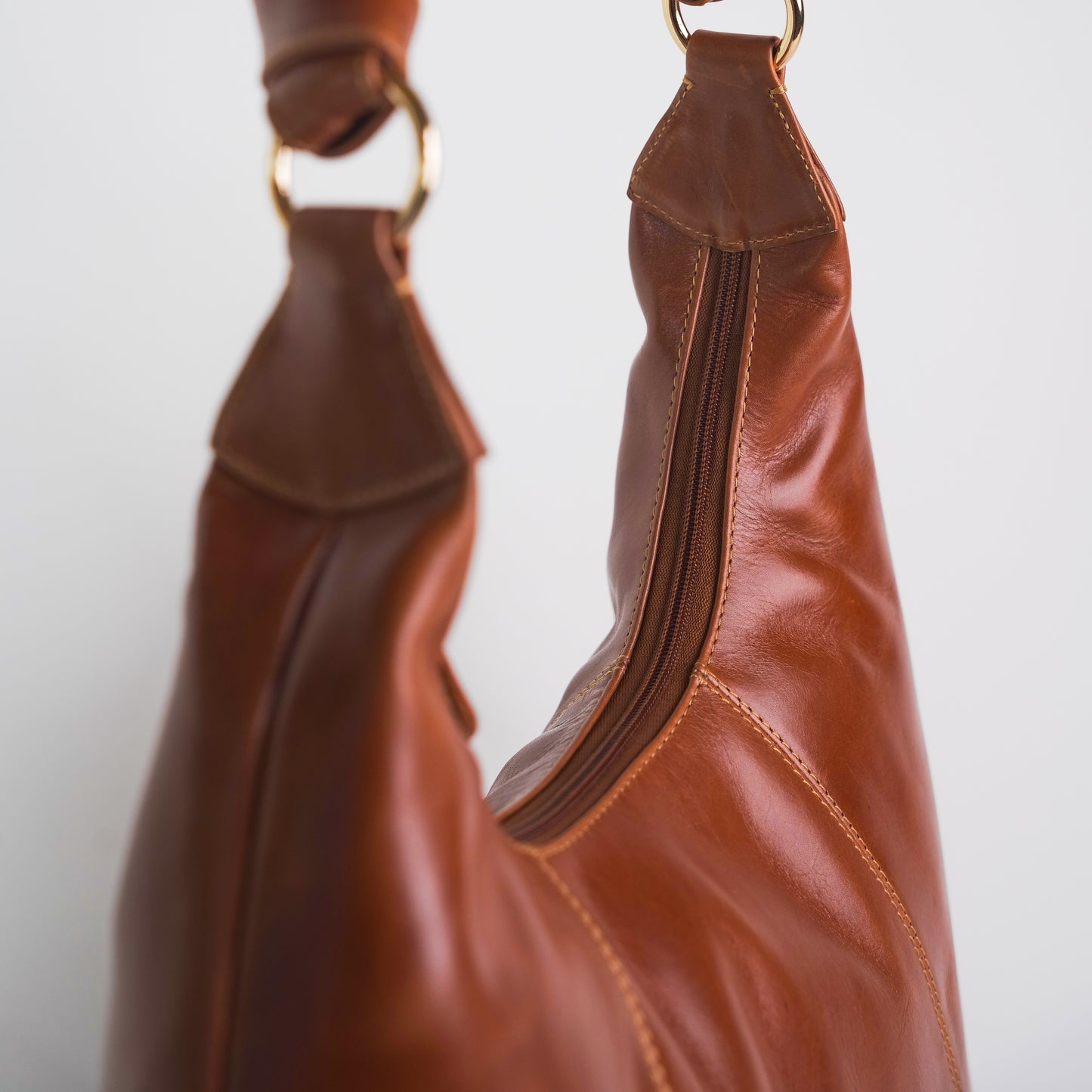 Victoria - Tote Bag