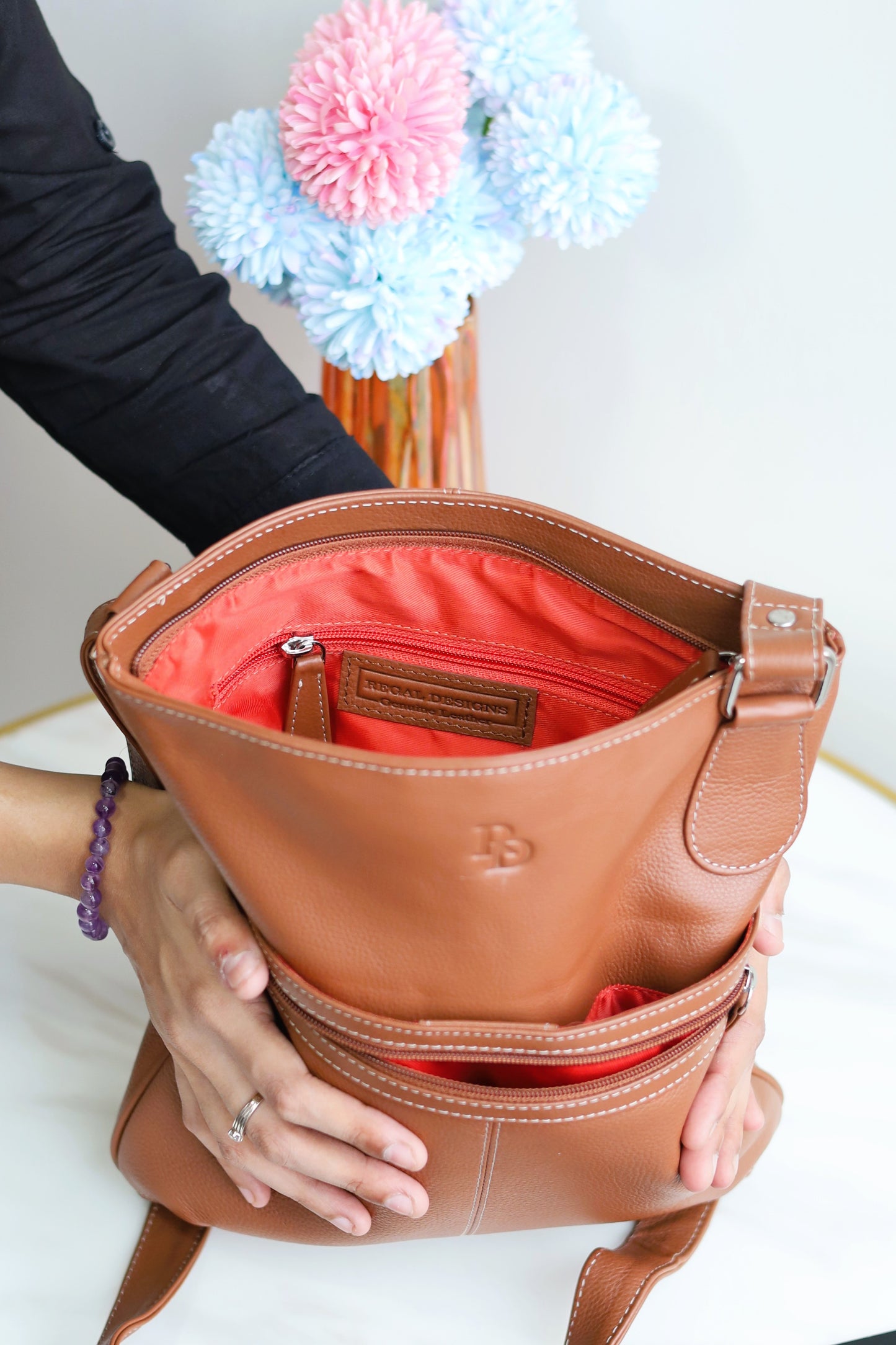 Super-size carryall Tan Cross Body